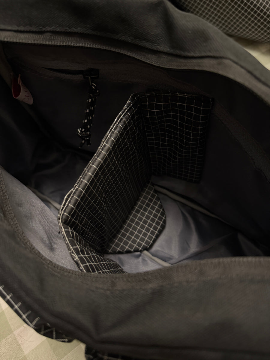 Memento camera bag &mdash; fabric detail